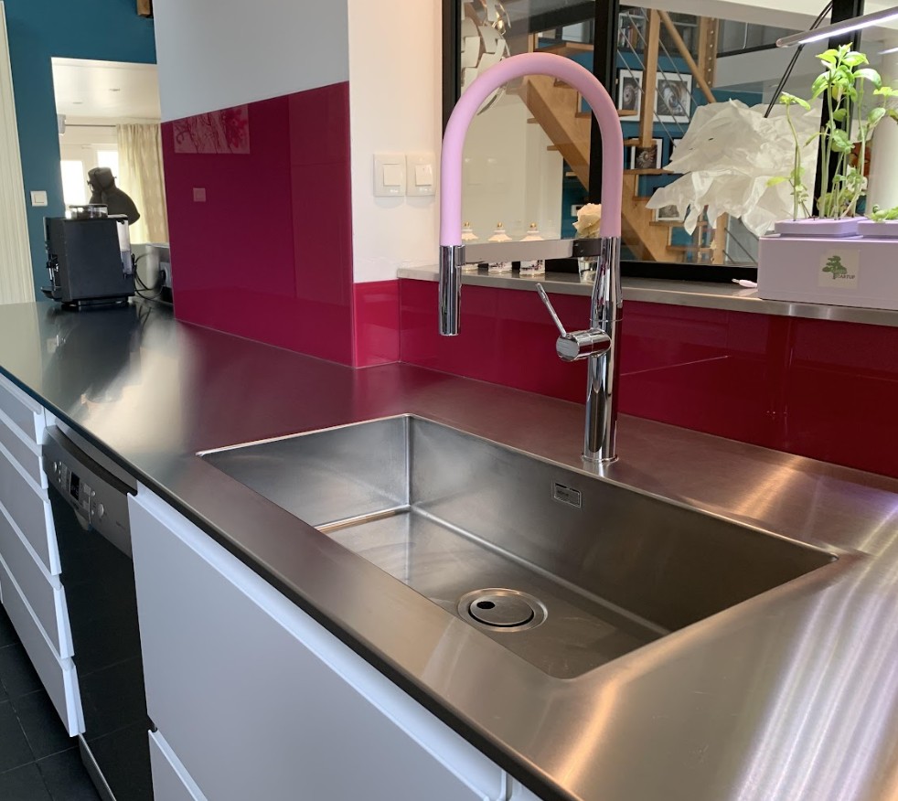 plan de travail inox sur mesure avec &eacute;vier soud&eacute;